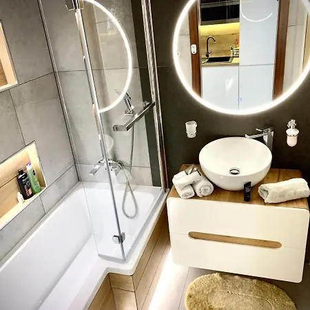 Luxury Studio With Air-conditioning In - 5 Min Walk To Zakrzowek